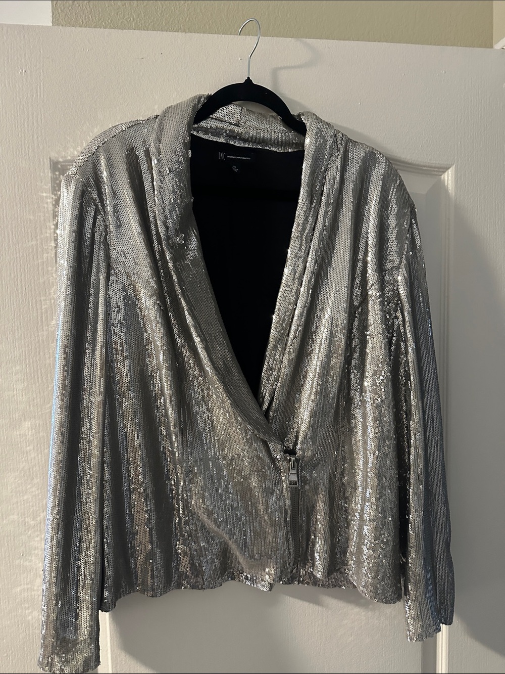 Eye catching INC International Concepts Blazer with Silver Sequins !